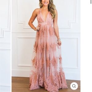 Beautiful maxi dress!